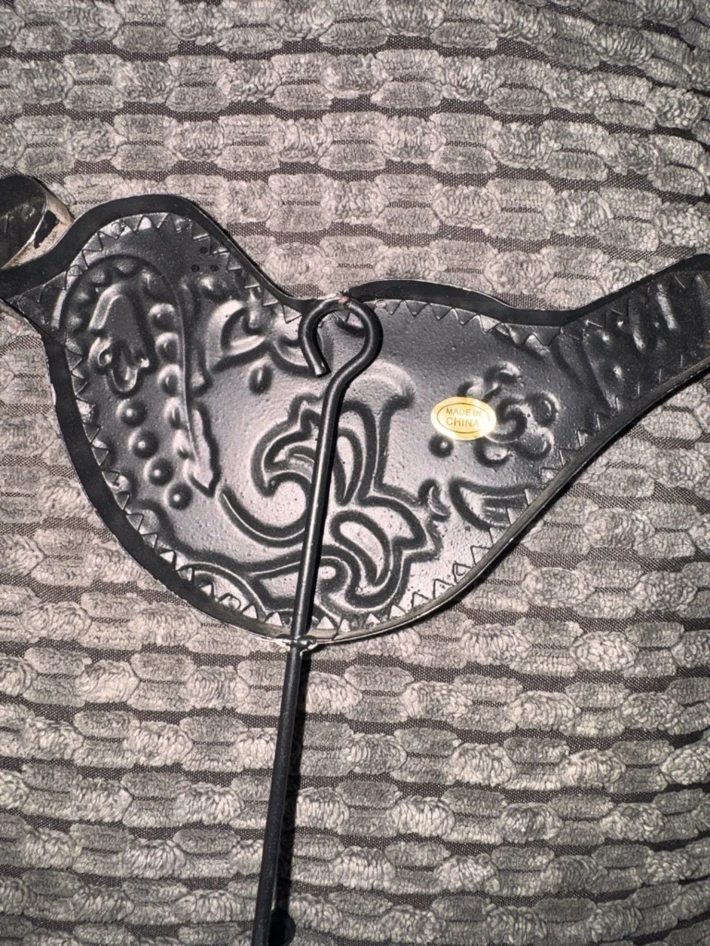Set of 2 Farmhouse Bird Wall Hooks - Distressed Filigree Design